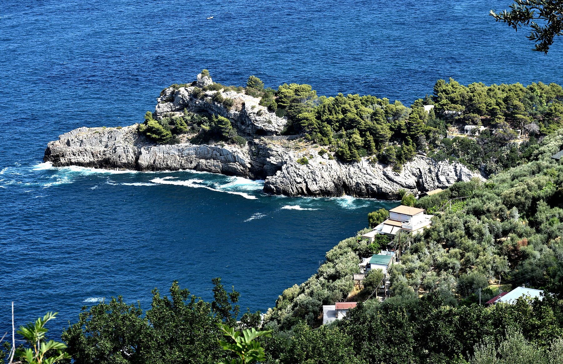 Marina del Cantone near Massa Lubrense for romance readers with peninsula-ridge climate still named