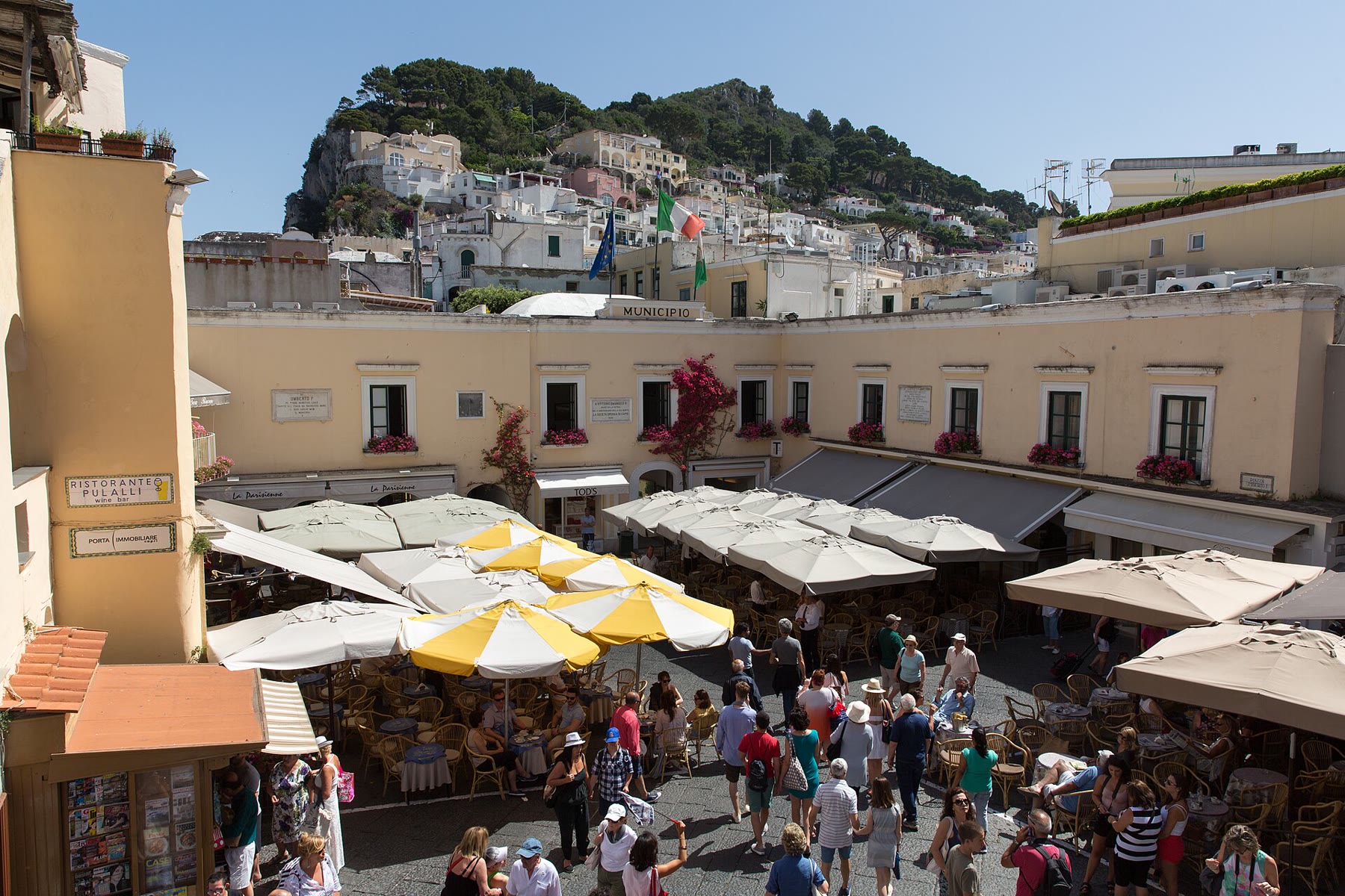 Capri Piazzetta square for romance readers with square-crush climate still named